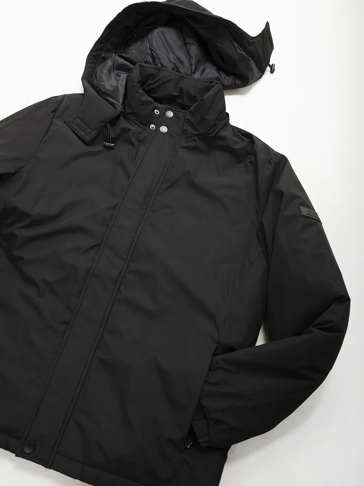Blusão acolchoado preto com capuz