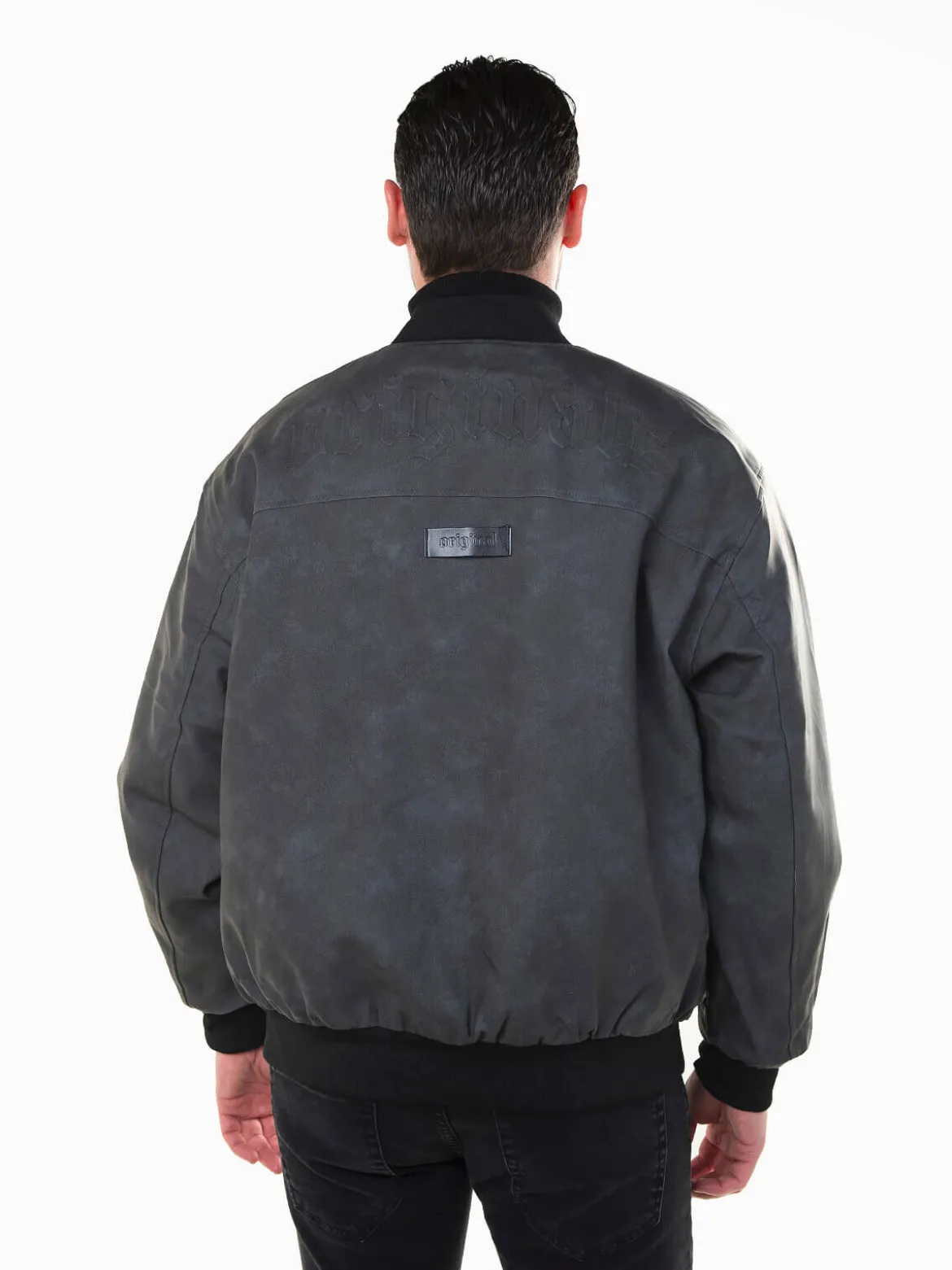 Bomber efeito pele com interior em pelo