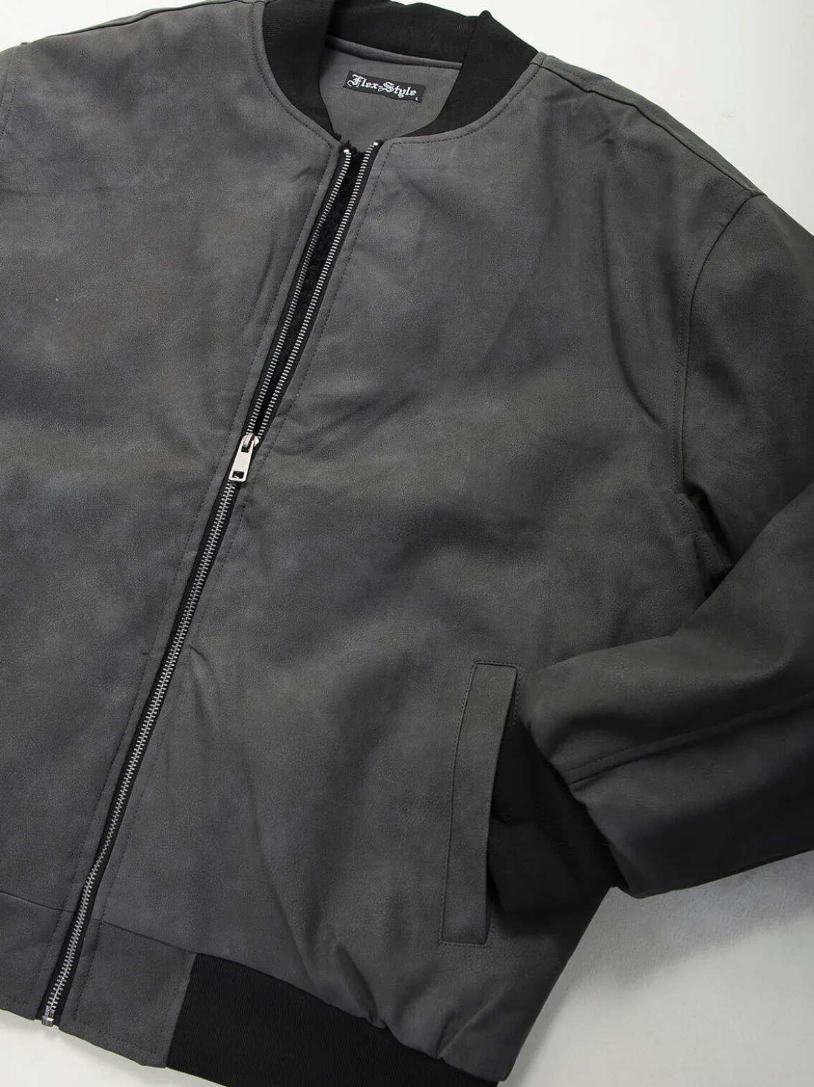 Bomber efeito pele com interior em pelo