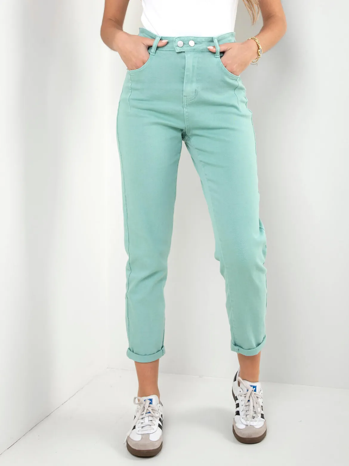 Calças mom fit cintura elástica