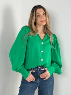 Camisa acetinada com manga abalonada