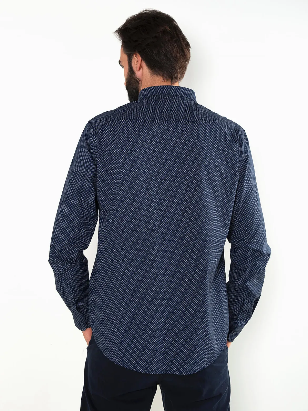 Camisa azul marinho com micro estampado
