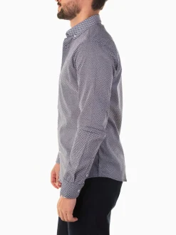 Camisa azul marinho com padrão losangos