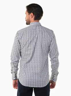Camisa com padrão geométrico