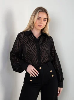 Camisa semitransparente com padrão