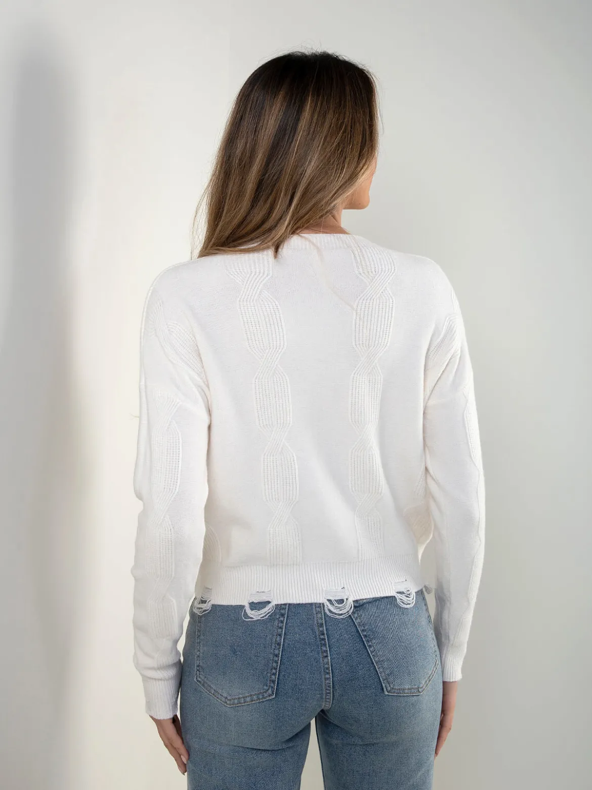 Camisola de malha com acabamento desfiado