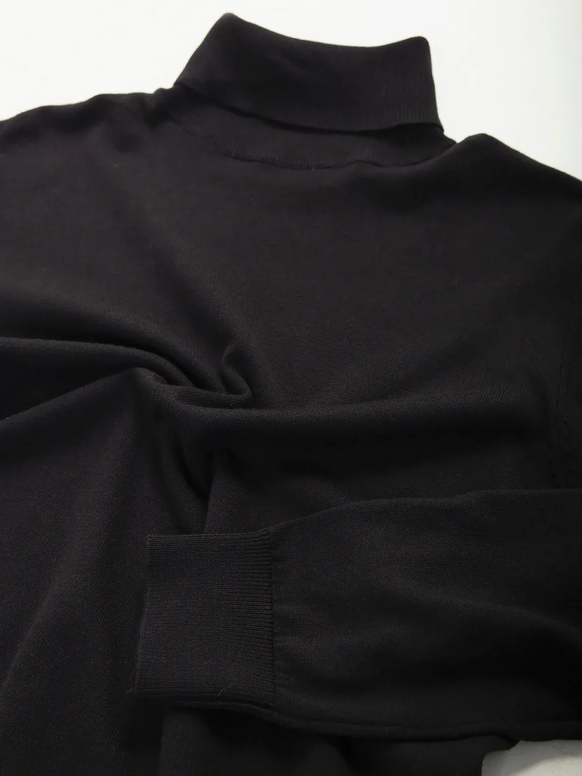 Camisola gola alta malha fina