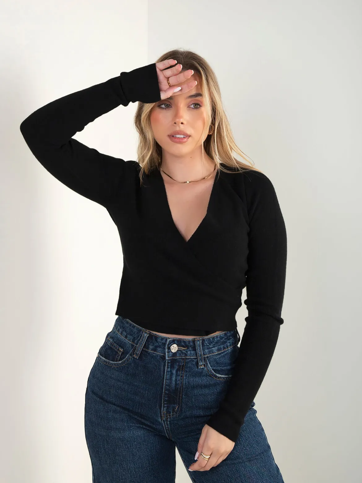 Camisola malha canelada com decote cruzado