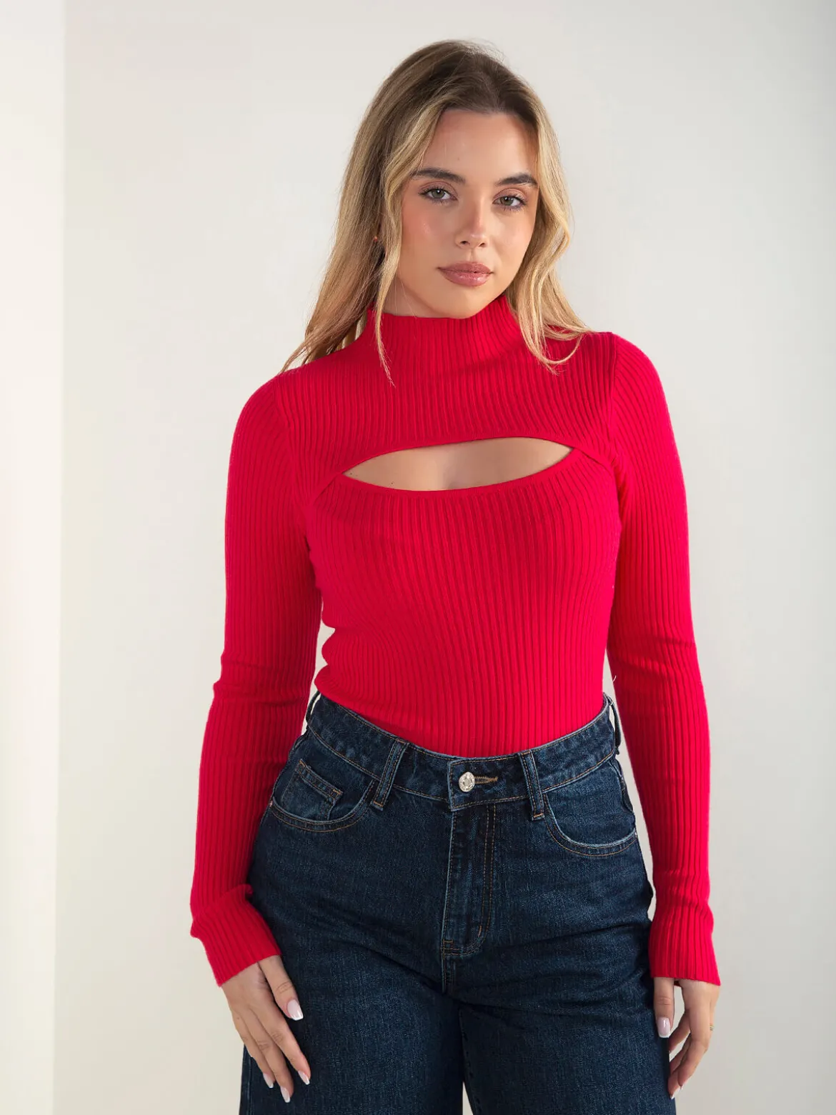 Camisola malha canelada com cut out