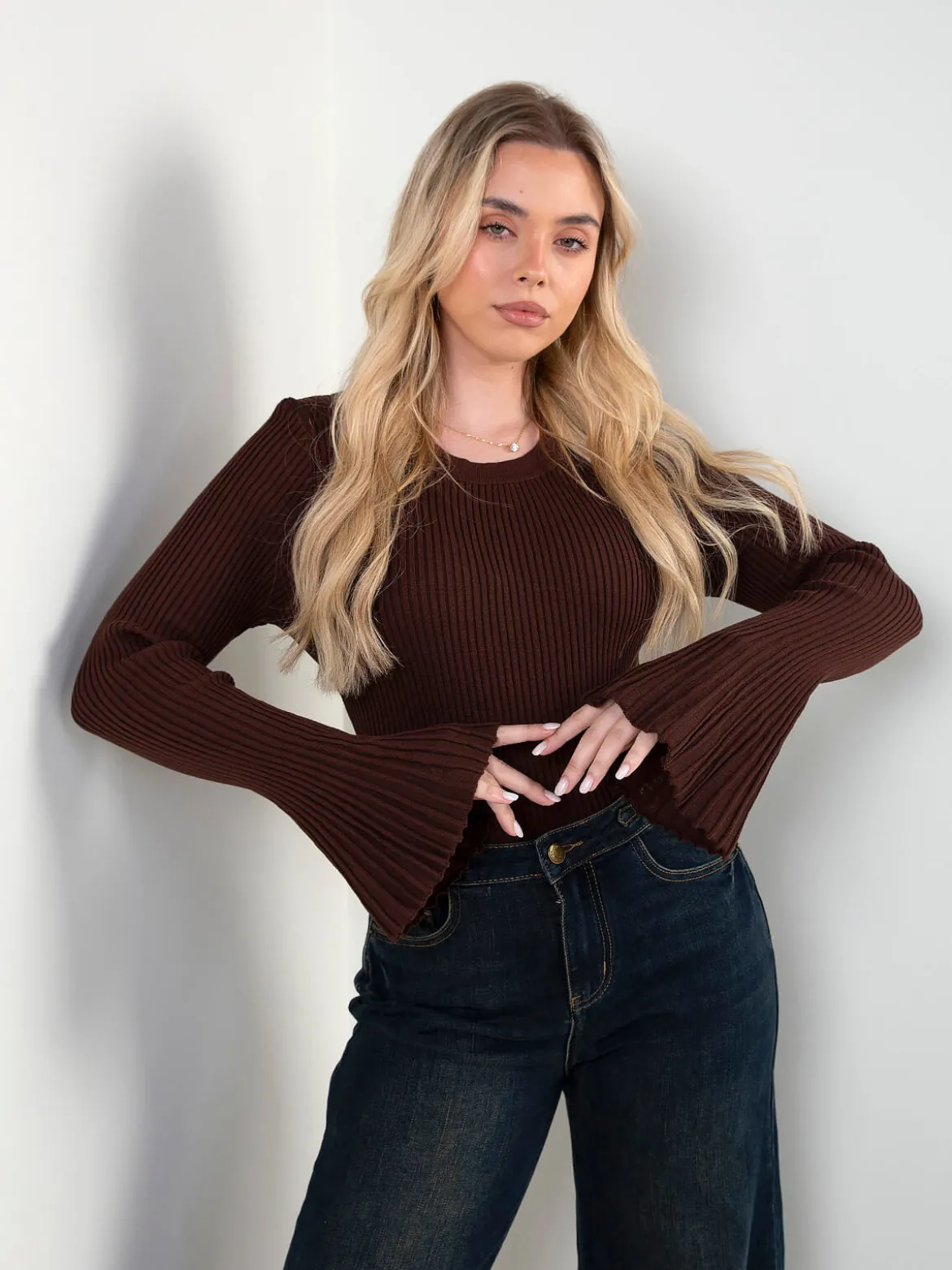 Camisola malha canelada com mangas flare