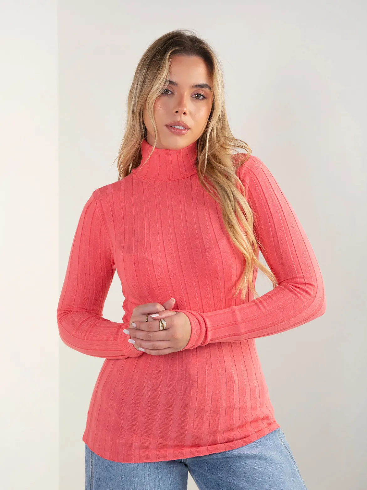 Camisola malha canelada gola alta dobrada