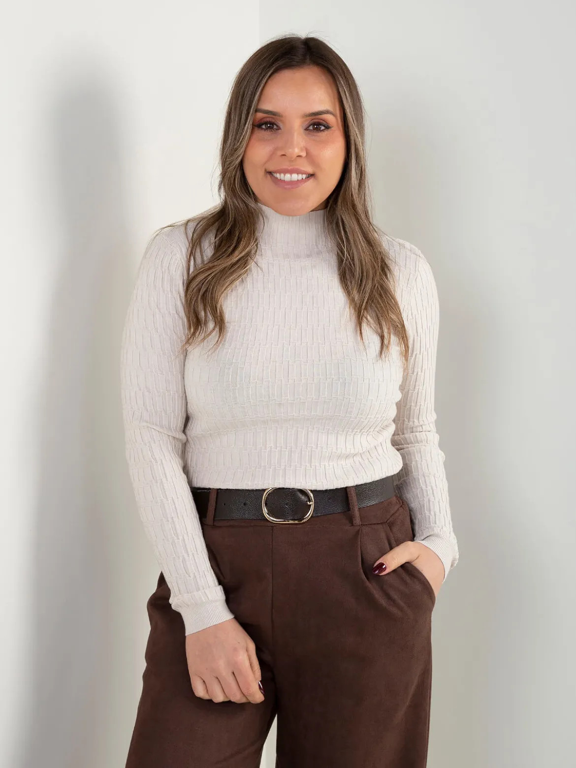 Camisola malha texturizada com gola subida