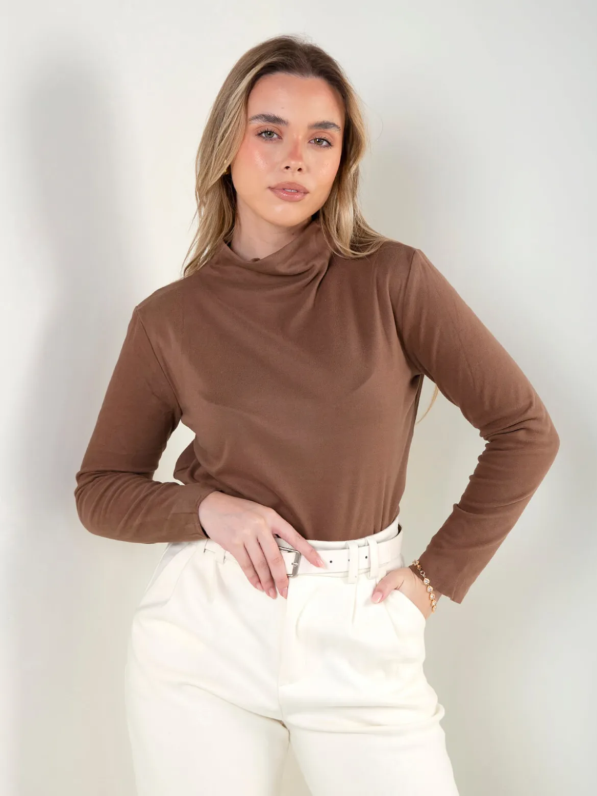 Camisola polar fina com gola alta