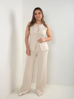 Conjunto em malha com colete e calças