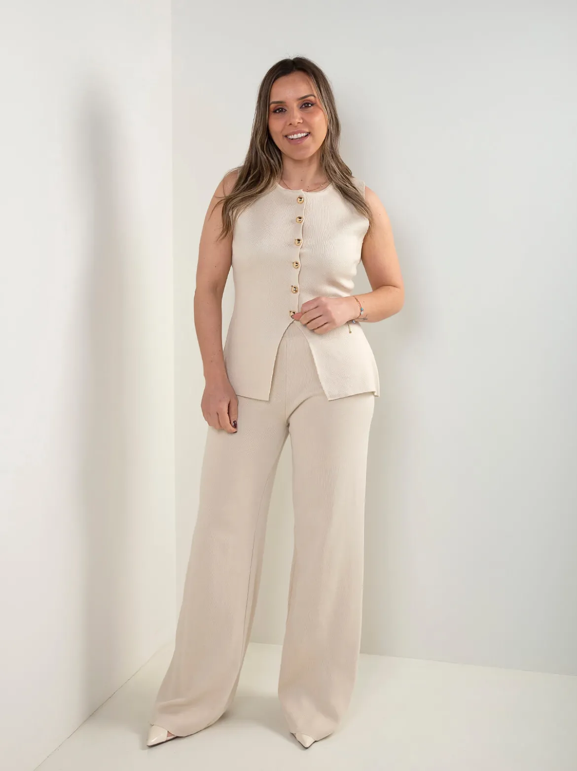 Conjunto em malha com colete e calças