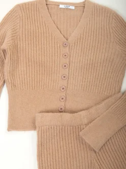 Conjunto malha casaco e calças