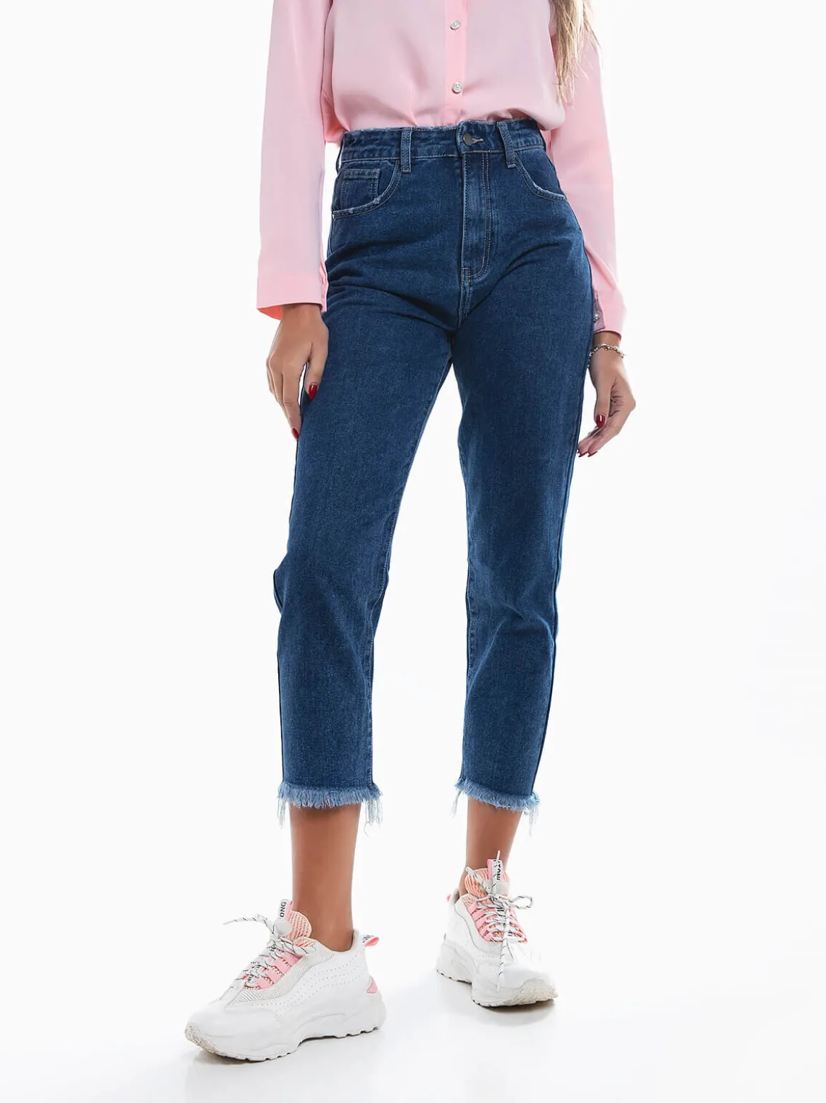 Mom jeans base desfiada