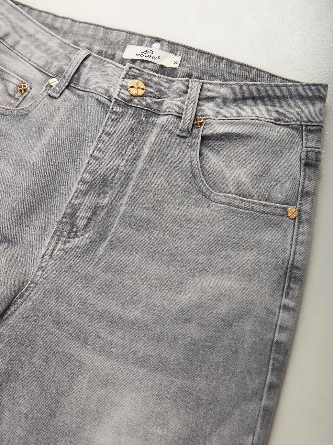 Mom jeans cinza com dobra