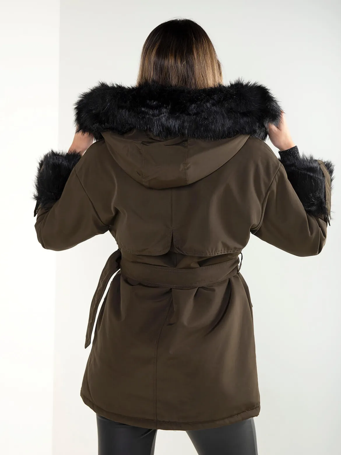 Parka acolchoada com cinto