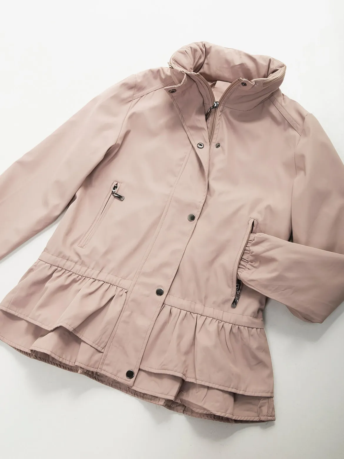 Parka com capuz e folhos