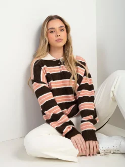 Polo malha às riscas castanho e rosa