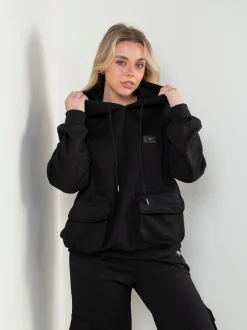 Sweatshirt com capuz e relevo