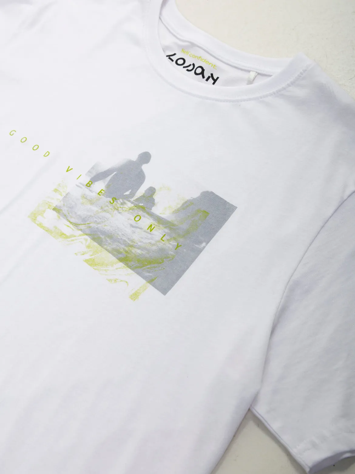 T-shirt branca com estampado