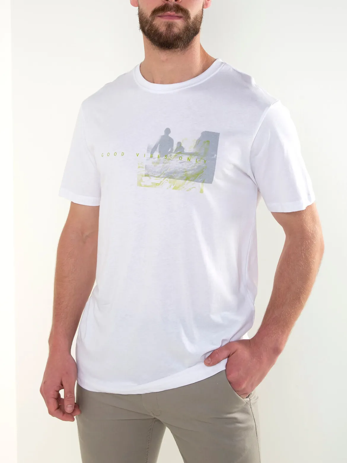 T-shirt branca com estampado