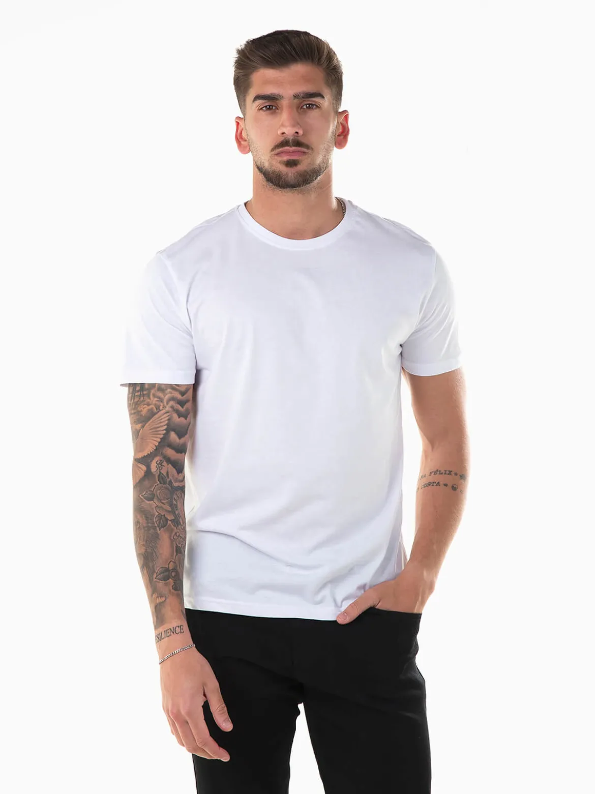 T-shirt básica manga curta