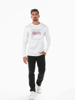 T-shirt com grafismo manga comprida