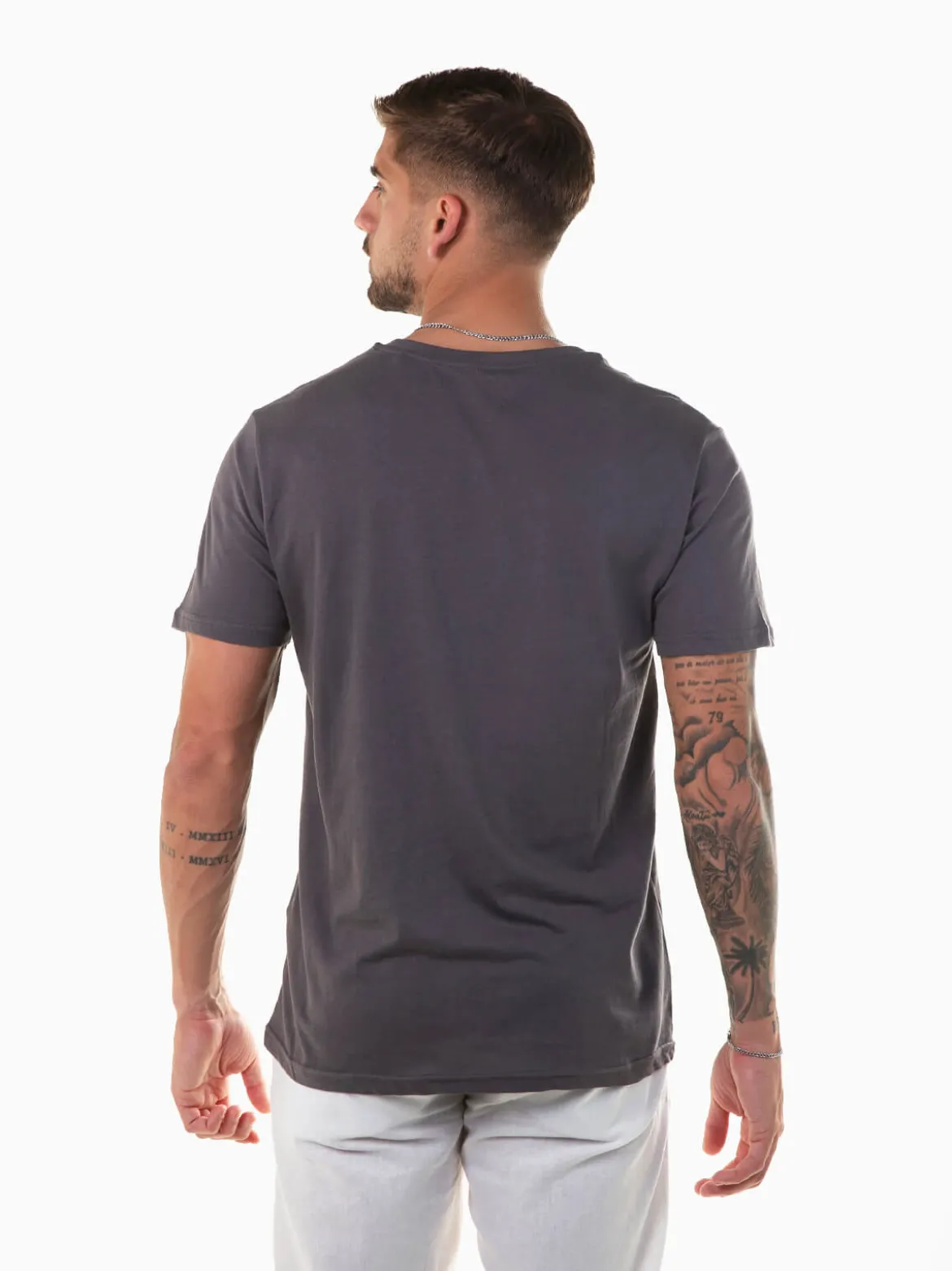 T-shirt manga curta cinza escura