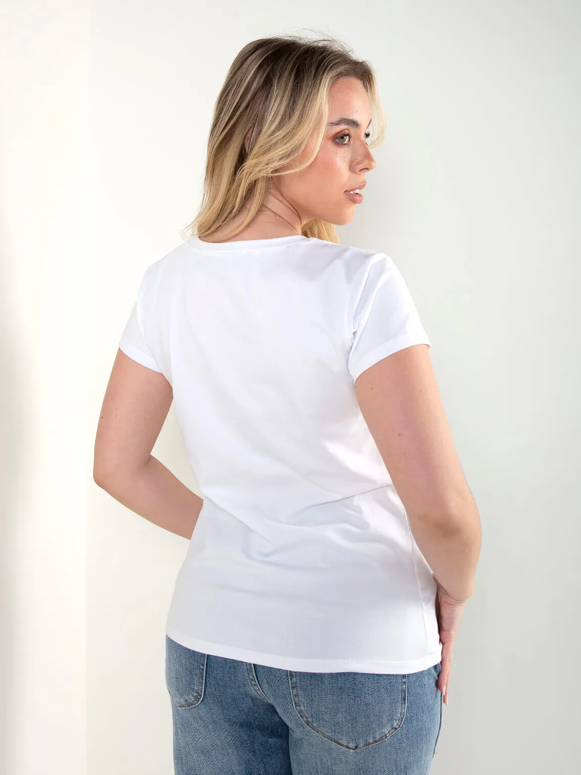 T-shirt manga curta com strass
