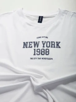 T-shirt manga curta New York