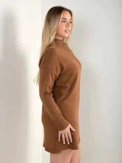 Vestido curto malha gola subida