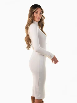 Vestido midi justo com gola perkins
